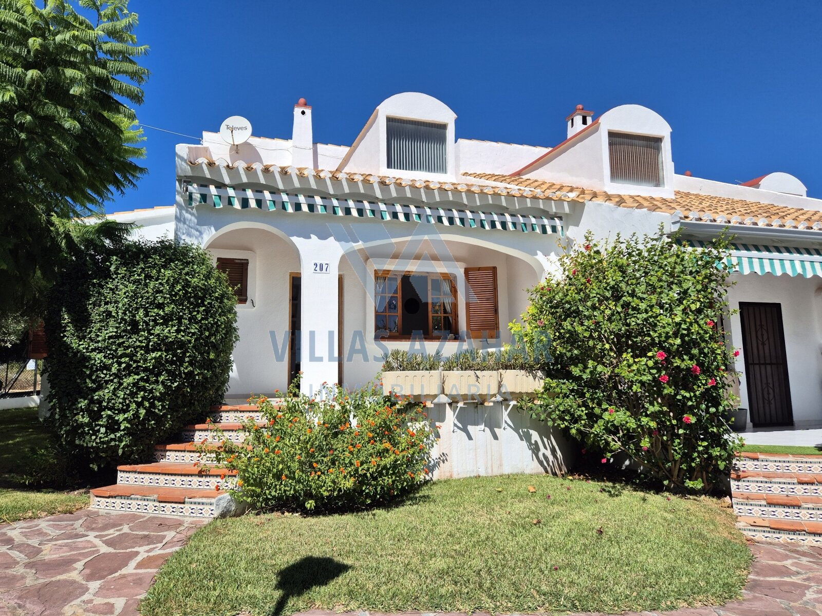 Maison de ville en angle dans un cadre calme Maison de ville en angle dans un cadre calme