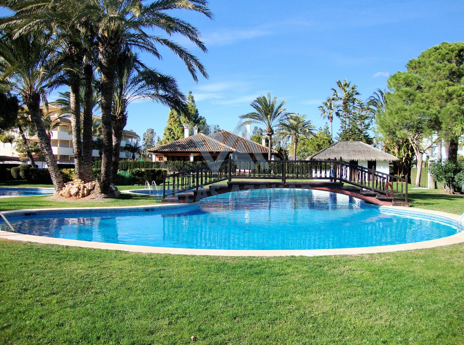 Magnifique appartement de trois chambres pres de la plage Magnifique appartement de trois chambres pres de la plage